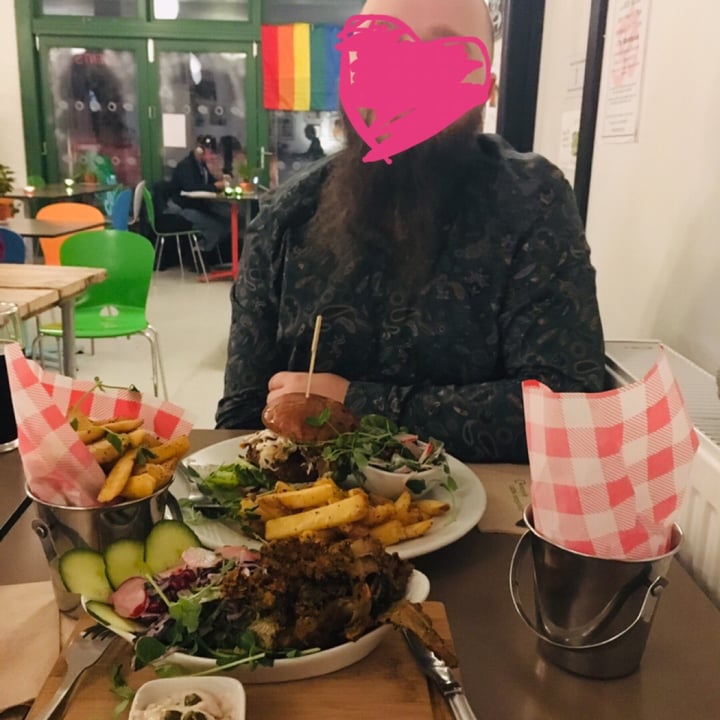 photo of The Warehouse Cafe ‘Fish’ and Chips shared by @kiahgrace on  04 Jan 2020 - review