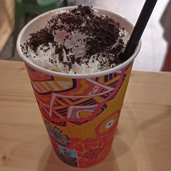 photo of Flower Burger Milkshake Oreo shared by @marybass on  08 Jul 2022 - review