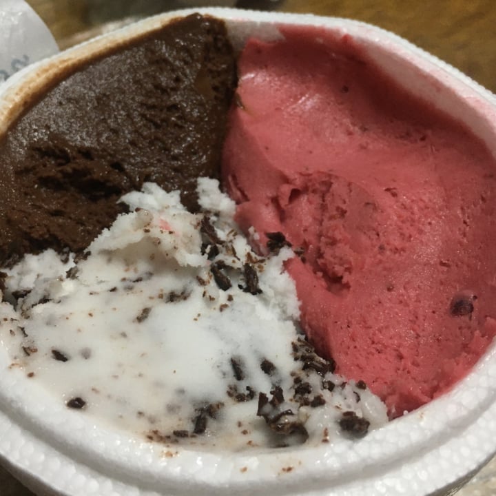 photo of Cremolatti devoto Helado shared by @agusviolatti on  18 Oct 2021 - review