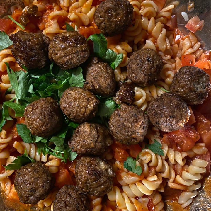 photo of Compliments Meatless Italian-Style Meatballs shared by @hajojo on  13 Apr 2022 - review