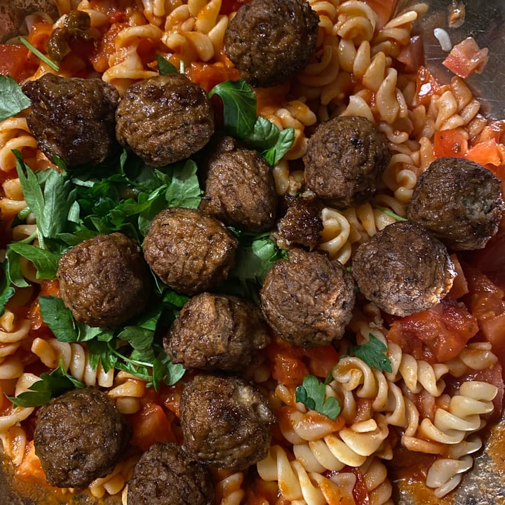 review photo of Compliments Meatless Italian-Style Meatballs shared by @hajojo on 13 Apr 2022 - review
