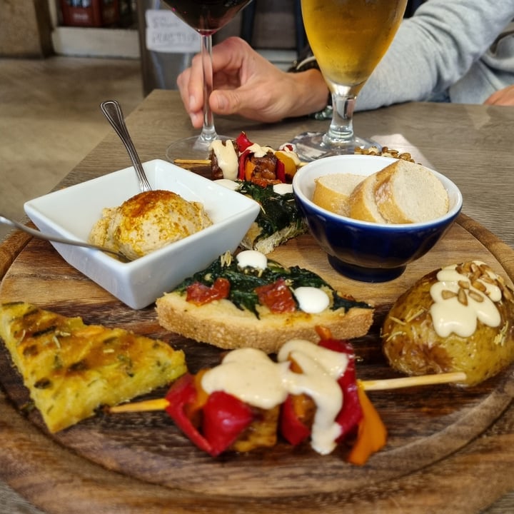 review photo of Sotto Loggia bar music & drinks Aperitivo Vegano shared by @ellasyoga on 25 Aug 2022 - review