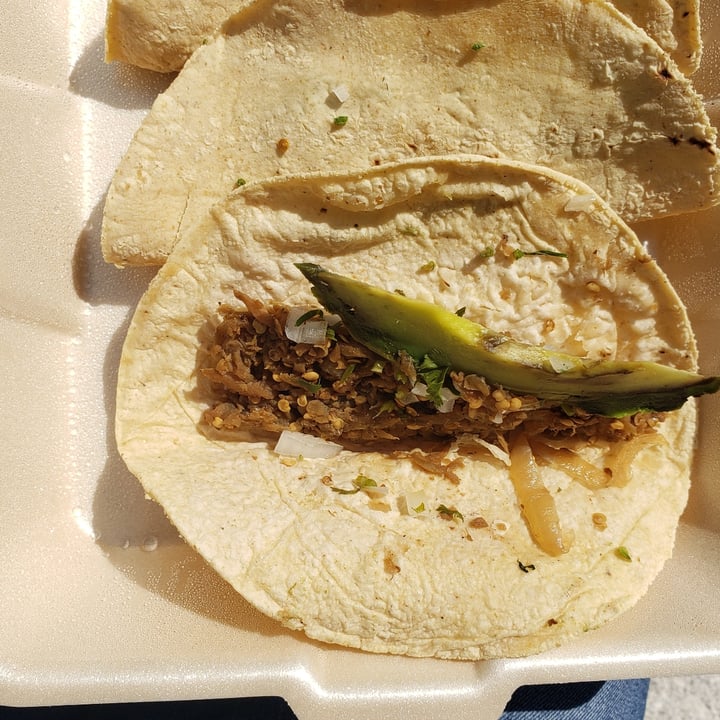 photo of Santo Pecado Vegano Tacos De Carnitas De Berenjena shared by @pauchahin on  22 Aug 2020 - review