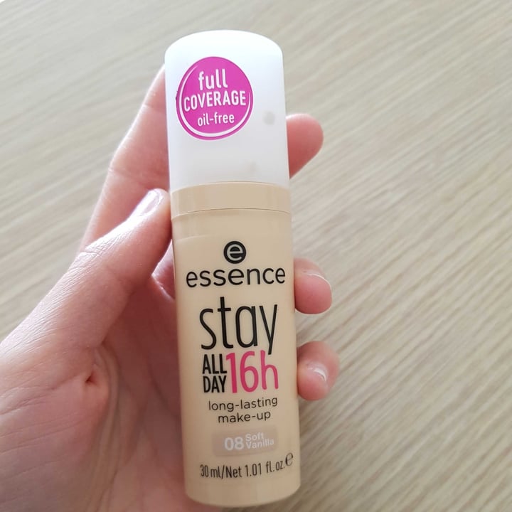 photo of Essence  Stay All Day Long Lasting Concealer shared by @laramengato on  15 Apr 2022 - review