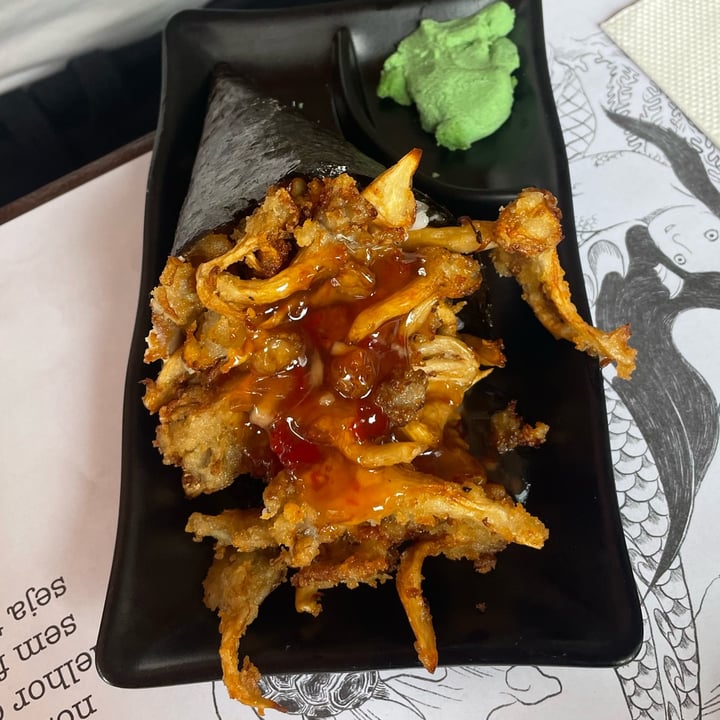 photo of Kora Vegan Sushi Temaki Shimeji empanado shared by @giovana24 on  19 Jun 2022 - review