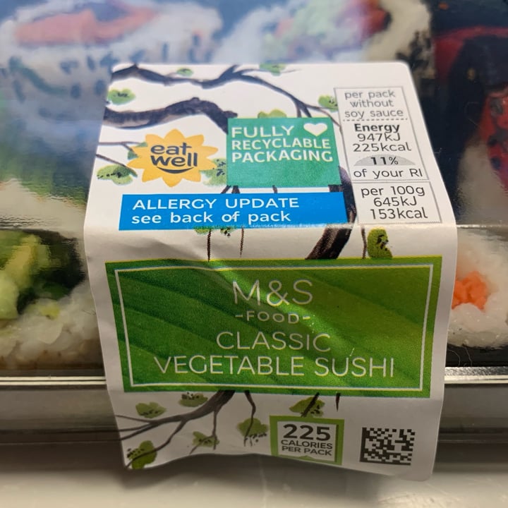 photo of Marks & Spencer Food (M&S) Vegetable Sushi shared by @tsollis on  06 Apr 2022 - review