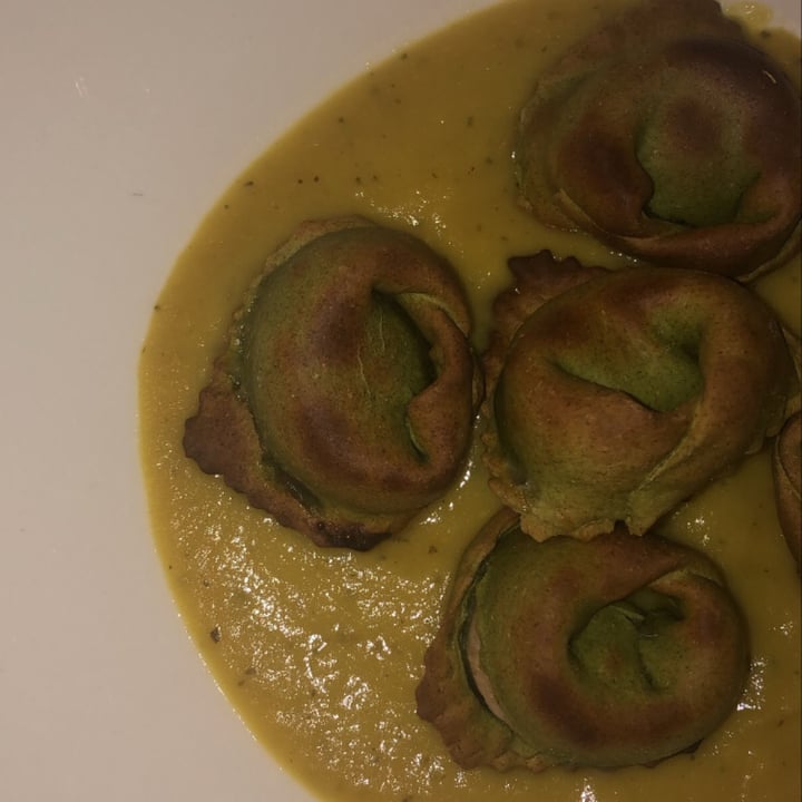 photo of Herbe - Food & Drink Vegetale Tortelloni Al Forno Su Vellutata Di Patate E Rosmarino shared by @asiamontanari on  27 Nov 2021 - review