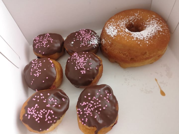 photo of Pastelería frambuesa vegan Chocolate Mini Donas shared by @chandaquir on  09 Nov 2019 - review