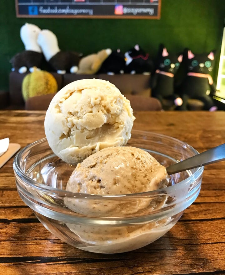 photo of Cozy Corner by NomVnom 2 scoops of vegan ice cream shared by @pandamuses on  30 Jul 2018 - review