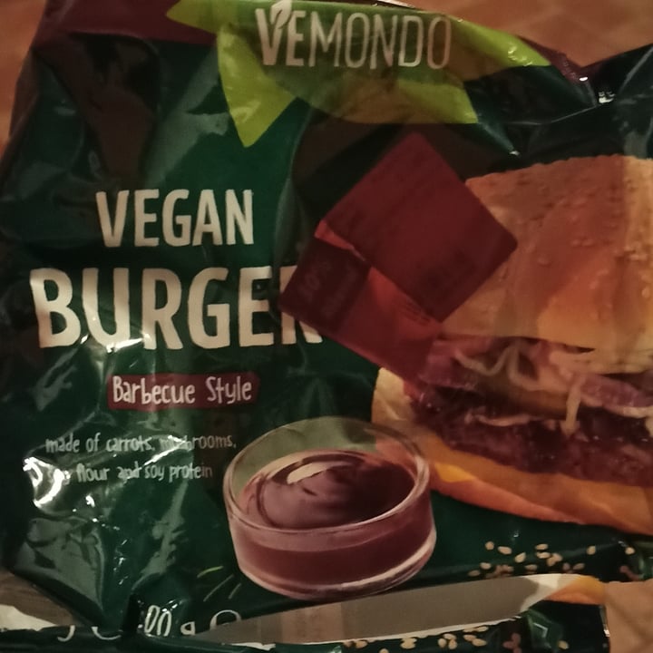 photo of Vemondo Burger vegan barbecue style shared by @iryx on  09 Jan 2022 - review