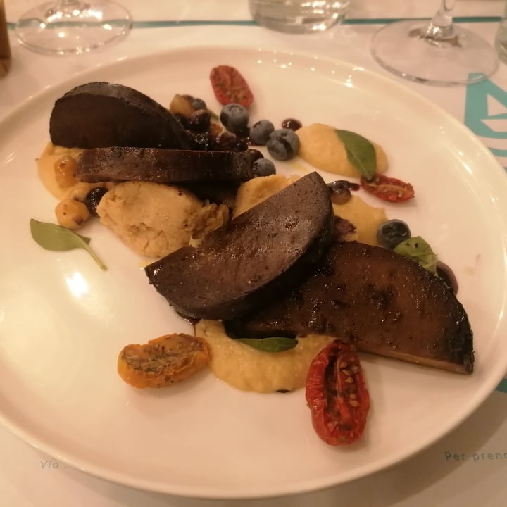 photo of Ammare Bagno Sirena Seitan Ai Mirtilli Con Crema Di Ceci E Pomodorini Confit shared by @nina94 on  11 Sep 2021 - review