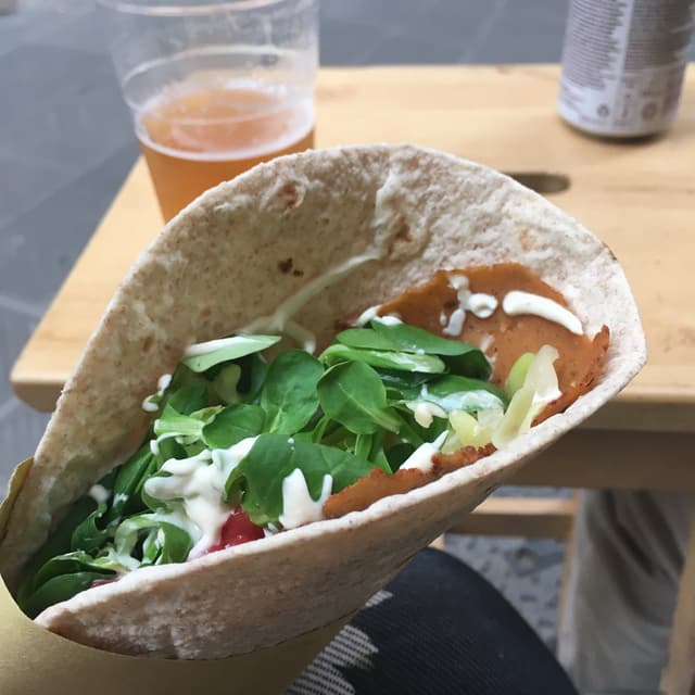 Foto del piatto “piadina con affettato di seitan”