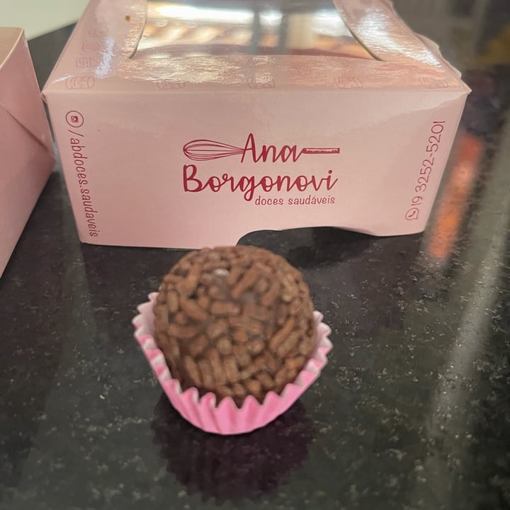 photo of ana borgonovi doces saudáveis Brigadeiro Vegano shared by @mariliacysneiros on  09 May 2022 - review