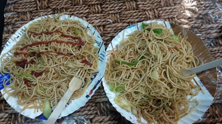 review photo of Hungroo Veg fried Noodles shared by @hsiabhishek on 24 Feb 2020 - review