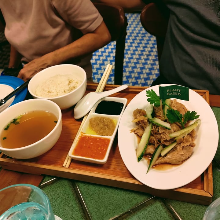 photo of Privé Tiong Bahru Hainanese Chicken Rice shared by @stevenneoh on  28 Dec 2021 - review