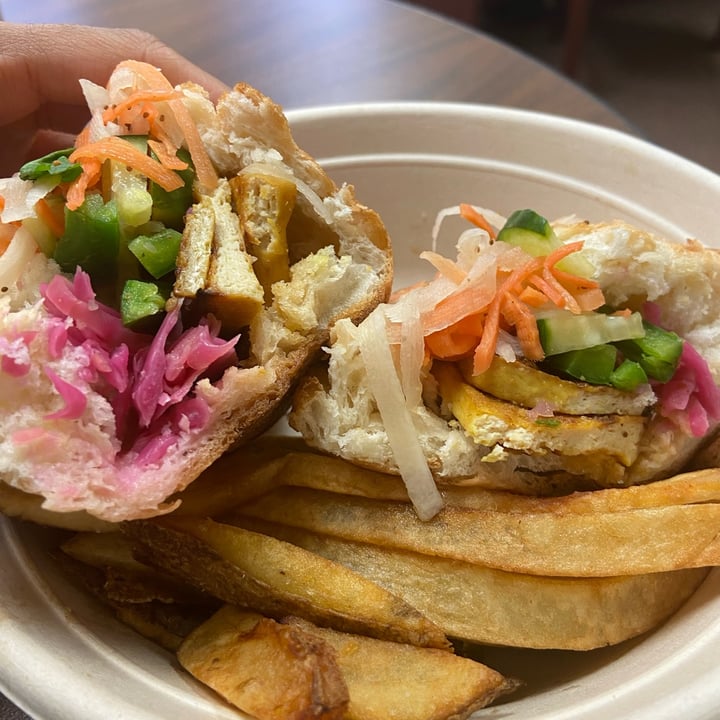 photo of Madame Zuzu’s tofu bahn mi shared by @perfectlyplantbased on  11 Jul 2022 - review