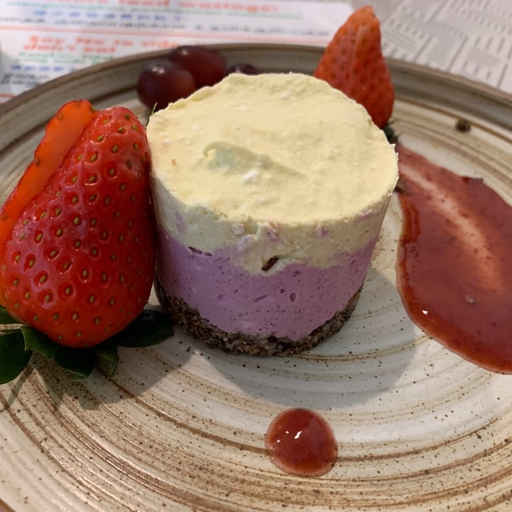 photo of Wakamama raw vegan kefir cheesecake shared by @kmeganiz on  07 Feb 2022 - review