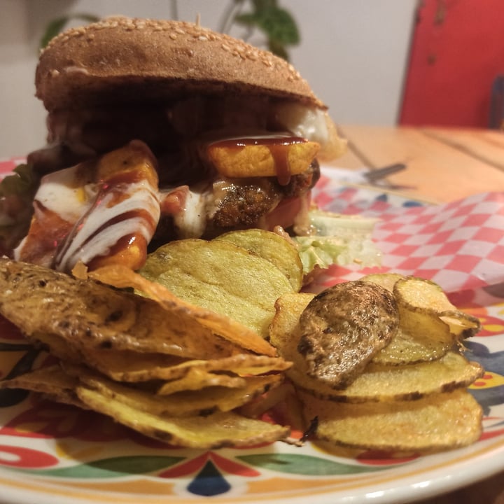 review photo of Madreselva vegano Hamburguesa Yupanqui shared by @vtopia on 15 Apr 2022 - review