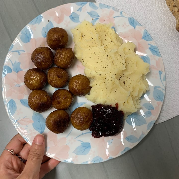 photo of Ikea Huvudroll Plant Balls shared by @isabelbii on  18 Aug 2021 - review