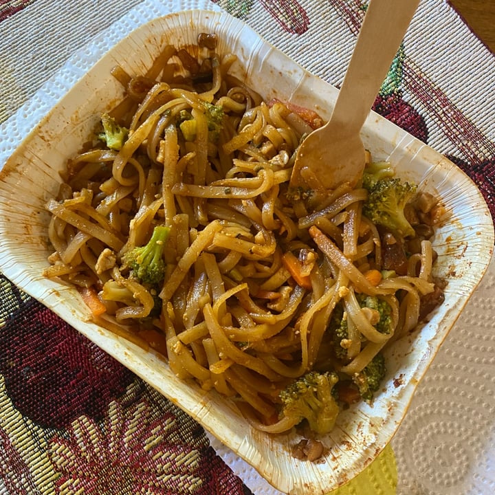 photo of Amy’s Thai Pad Thai shared by @yarilovezzucchini on  09 Jul 2022 - review