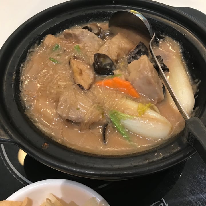 photo of LingZhi Vegetarian - Velocity@Novena Braised Yam and Vermicelli with Fermented Beancurd Sauce served in Claypot shared by @opheeeliaaa on  15 Jan 2020 - review