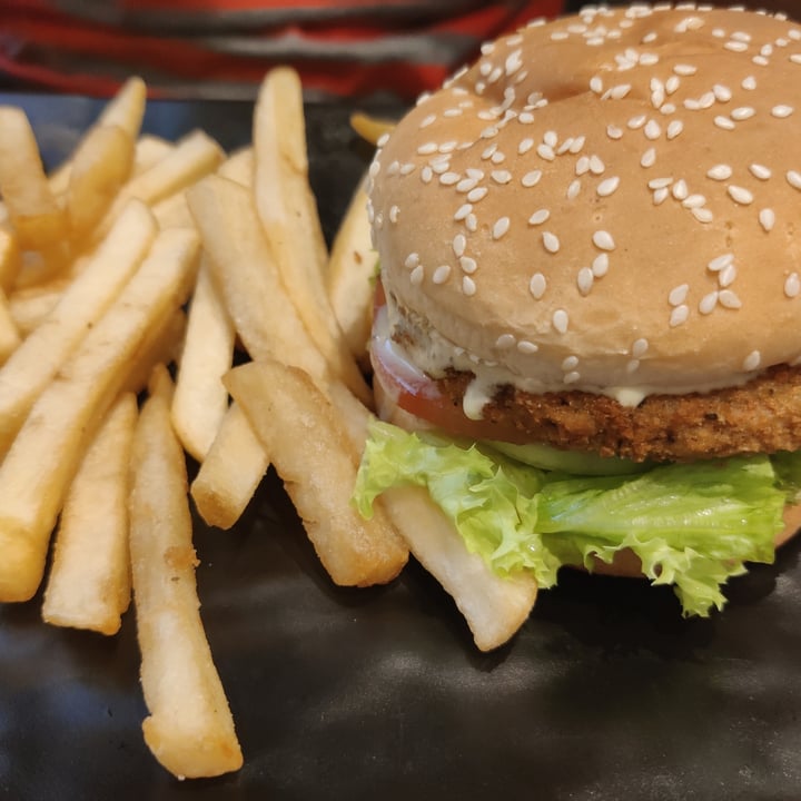 photo of GreenDot - NEX Black Pepper Soya Burger with Fries shared by @priyaravi03 on  07 Jan 2021 - review