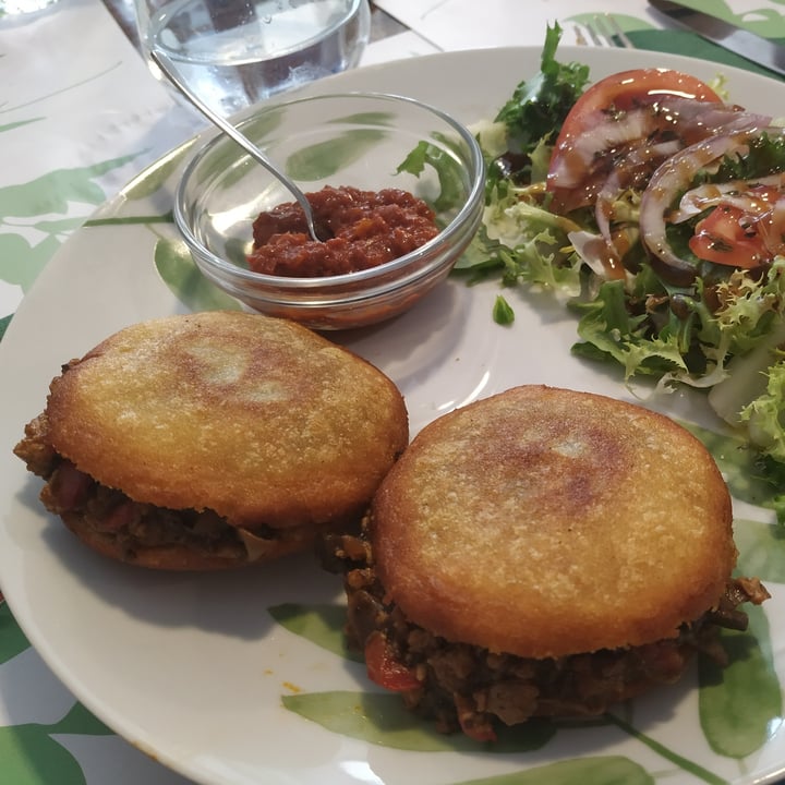 photo of A Porta Verde Arepas veganas con soja texturizada shared by @carlabrion on  20 Sep 2020 - review