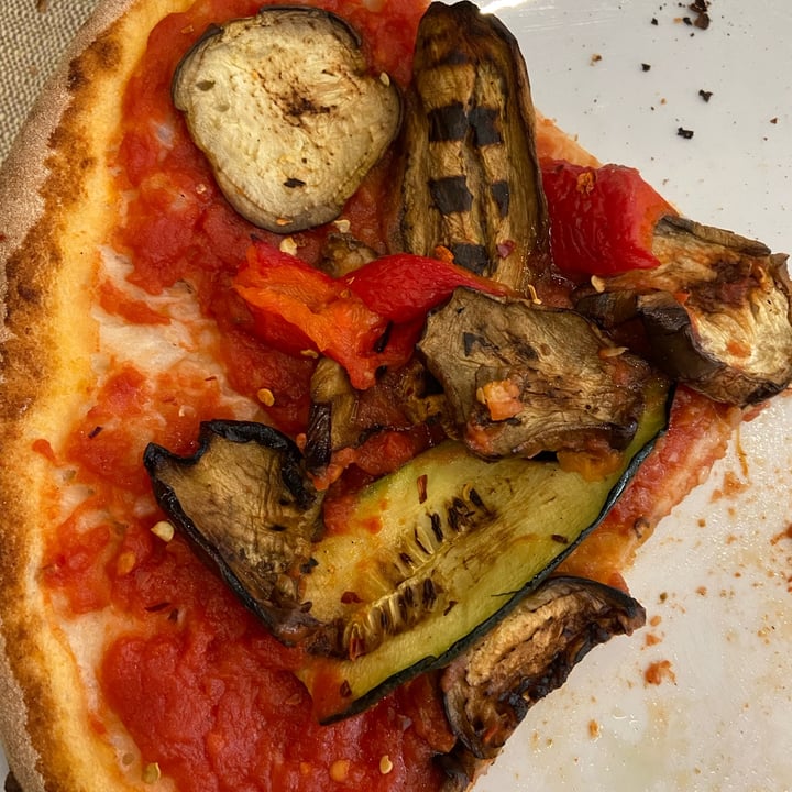 photo of Ristorante replay Pizza marinara con verdure shared by @rebeccagreco99 on  24 Mar 2022 - review