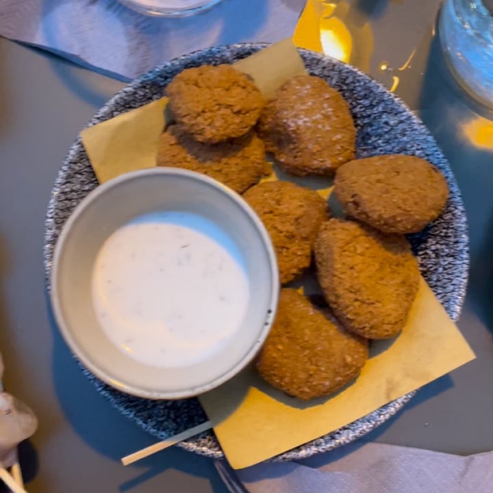 review photo of Robespierre Falafel shared by @isibelle on 02 Jun 2022 - review