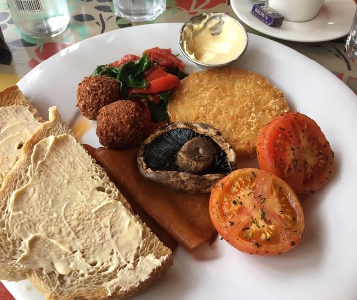 photo of Cosy Club Vegan Breakfast shared by @veganguildford on  03 Jan 2020 - review