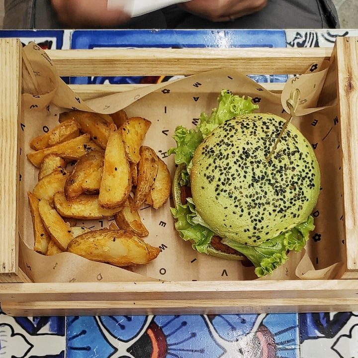 photo of Flower Burger Jungle Burger shared by @usychan on  02 Aug 2022 - review