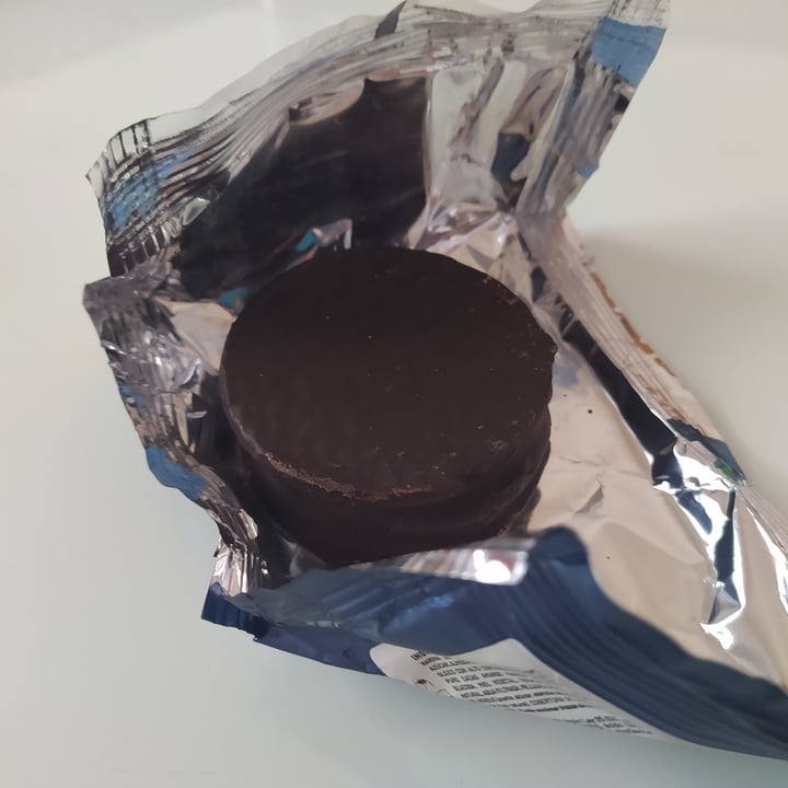 photo of Un Rincón Vegano Alfajor de Frutos del Bosque shared by @juchambon on  23 May 2020 - review