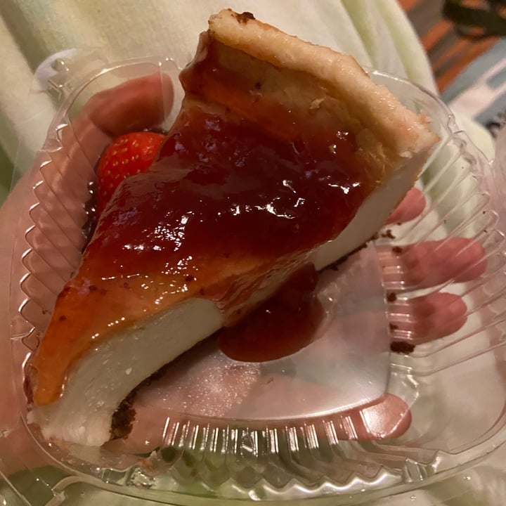 photo of Peacefood Strawberry cheesecake shared by @viviantothewu on  25 Dec 2020 - review