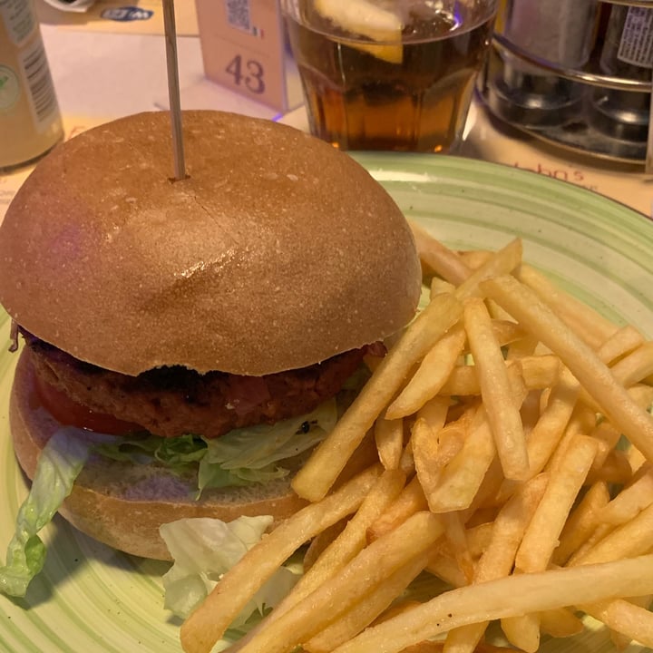photo of John's Burger & Restaurant Vegano shared by @greenavocado on  13 Apr 2022 - review