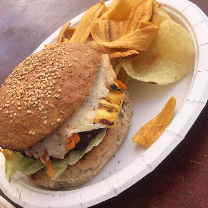 photo of Veggie House Roma sur Hamburguesa de camote shared by @anafalcon on  18 Apr 2021 - review