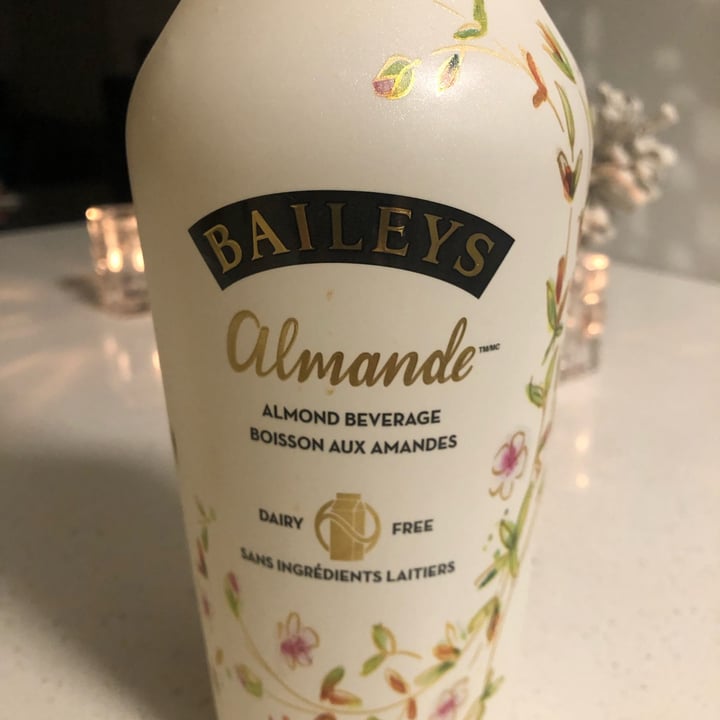 photo of Bailey’s Irish cream (Almond) Bailey’s Almond Cream shared by @sueprozak on  29 Nov 2022 - review