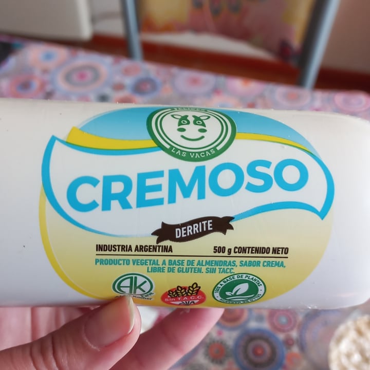 photo of Felices Las Vacas Queso Cremoso en Cilindro shared by @miveganavida on  05 Nov 2021 - review