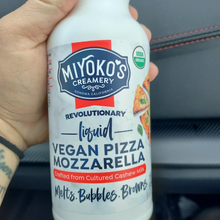 photo of Miyoko's Creamery Liquid Vegan Pizza Mozzarella shared by @ally1989 on  10 Apr 2022 - review