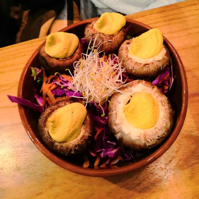 Foto del plato “Ensalada Hongos Raw”