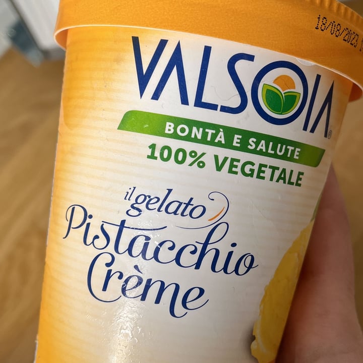 photo of Valsoia il Gelato al pistachio e crema Mandorla  shared by @smijri on  12 Mar 2022 - review