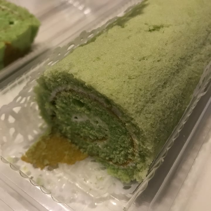 photo of M Bakery Pandan Swiss Roll shared by @mehmehrene on  03 Oct 2021 - review