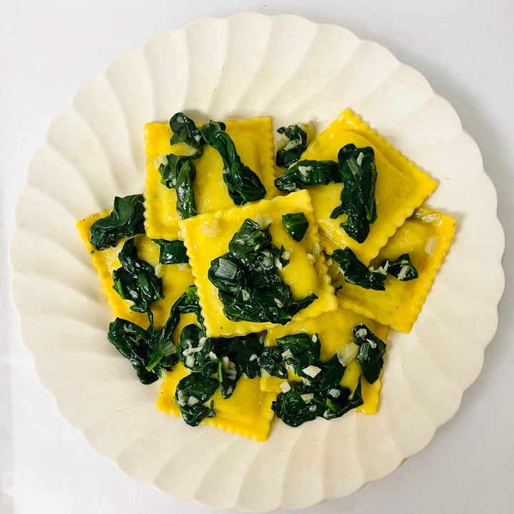 photo of Kite Hill spinach ravioli shared by @tamiapple on  29 Nov 2022 - review