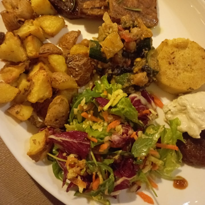 review photo of Ecosteria Parco Santi Angeli Little Vegan Grilled Mix shared by @fedeteese on 01 Oct 2022 - review