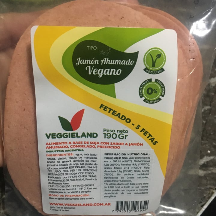 photo of Veggieland Jamón Ahumado Vegano Feteado shared by @candejulieta on  16 Aug 2021 - review