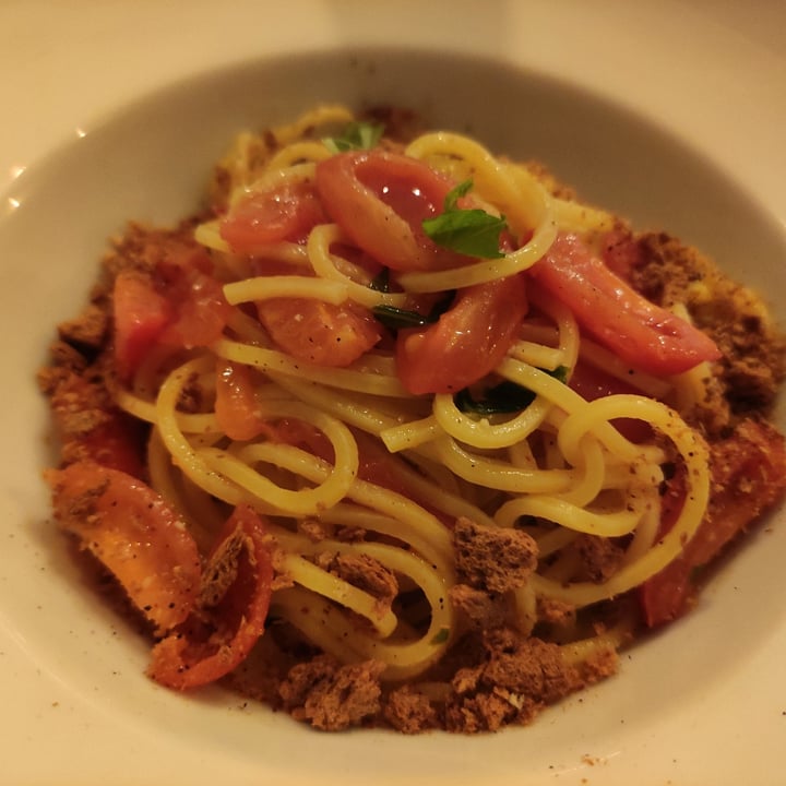 photo of Leonardo Café & Ristoro Spaghetti Con Pomodorini Arrosto E Pan Grattato shared by @user123987 on  11 Mar 2022 - review