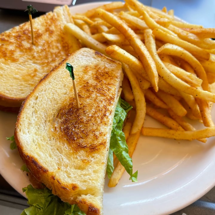 review photo of Libertine Brewing Company Vegan Melt shared by @hahagiggles on 23 Jul 2022 - review