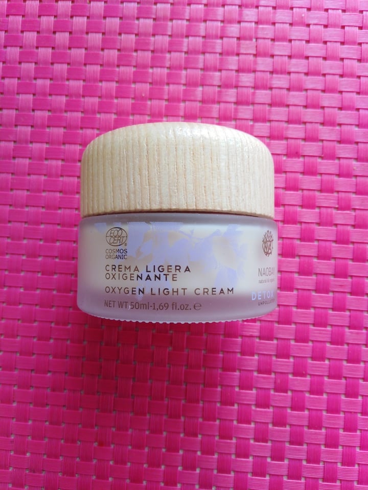 photo of Naobay Crema ligera oxigenante día shared by @llucia on  27 Oct 2022 - review