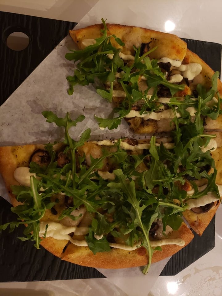 photo of Virtuous Pie Super Funghi Pizza shared by @regs on  27 Jan 2020 - review
