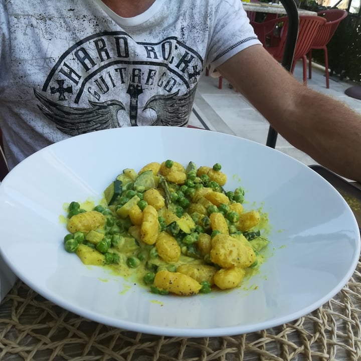 review photo of Hotel Sylva & RistoVegan Gnocchetti Zucchine Piselli...seitan In Agrodolce Con Pomodori E Cetrioli shared by @serenasensi on 06 Aug 2022 - review