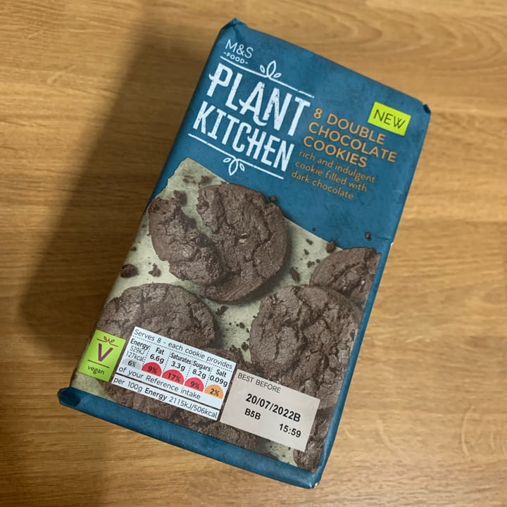 photo of Plant Kitchen (M&S) 8 Double Chocolate Cookies shared by @gabigabsta on  09 Jan 2022 - review